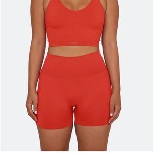 Set Active Sculptflex Biker Shorts in Guava orange size Medium activewear gym